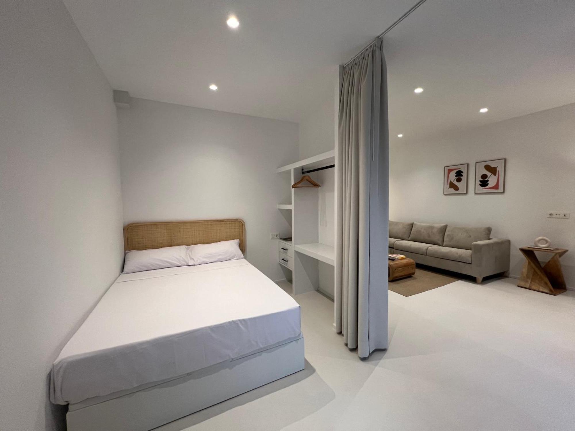 By Miramar Apartment